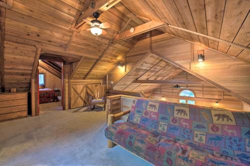 Cabin with Hot Tub - 14 Miles to Leavenworth! - image 13