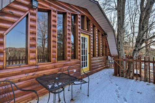 . Beattyville Cabin with Decks By the Red River Gorge!