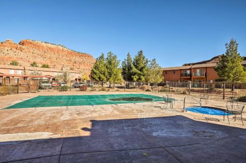 Quiet and Updated Kanab Townhome - Near Zion NP - image 2