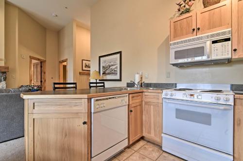 Ideal Skiers Condo - Walk to Keystone Gondola!