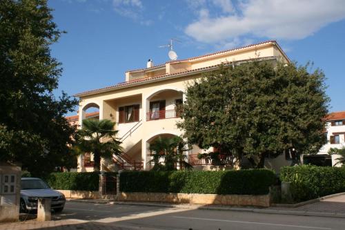 Apartments with a parking space Funtana Porec - 2239