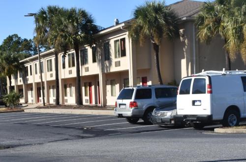 Guest Cottages & Suites