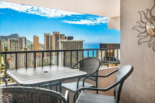Royal Kuhio Diamond Head View (Free Parking) - image 5