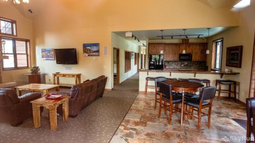 Trailhead Lodge One Bedroom 801 condo - image 9
