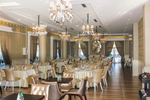 ห้องอาหาร, The King Resort in คาชาร์