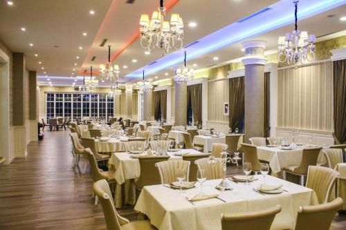 ห้องอาหาร, The King Resort in คาชาร์