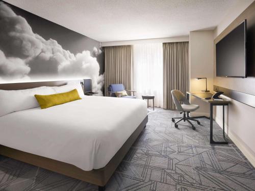 The Novotel Toronto Center Hotel