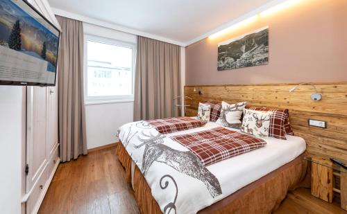 Two-Bedroom Apartment with Balcony