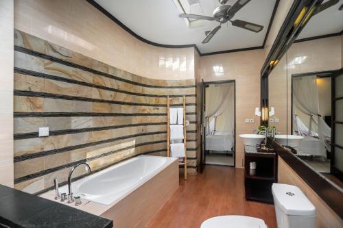 room detail thumbnail 2