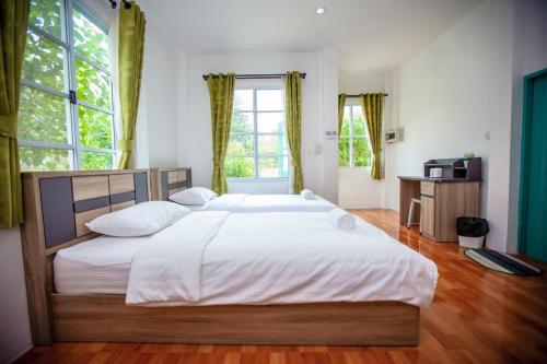 2 twin beds