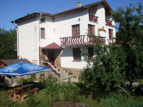 Veselata Guest House - Dolna Banya