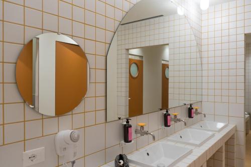 Combo Torino - Hostel Room Type - Standard Twin Room with Shared Bathroom