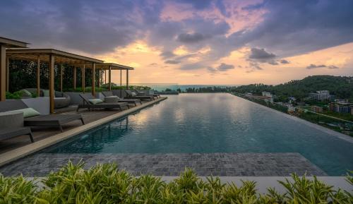 Swimming pool, Mida Grande Resort Phuket in Surin