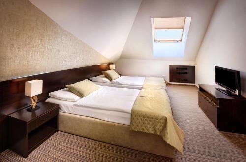 1 double bed, 1 sofa bed