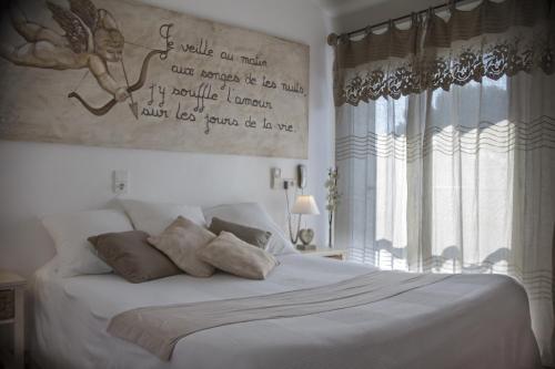 Double Room image 6
