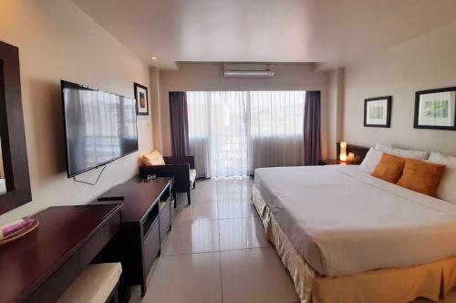 Grand Hotel, Pattaya South
