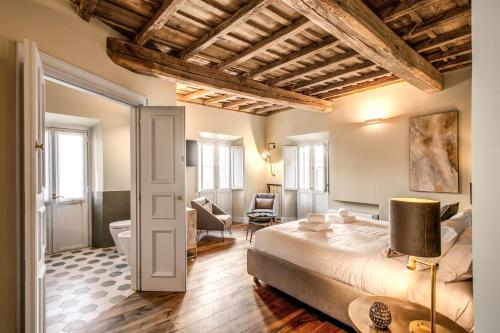 Febo Decharm apartment, Рим