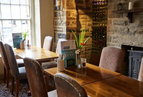 Castle Inn by Greene King Inns - image 13