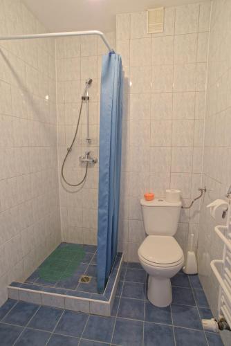 Double or Twin Room image 5