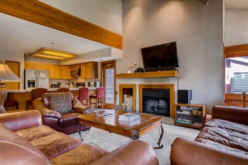 Silver Cliff - image 5