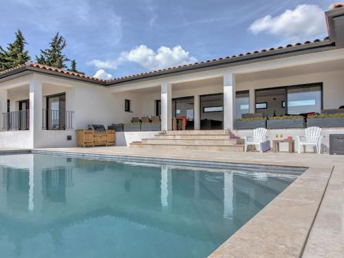 Modern Villa in Azille with Private Pool and Jacuzzi gîte à louer Siran
