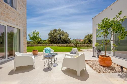 Villa Vela Muline - 8 plus 2 guests - heated pool