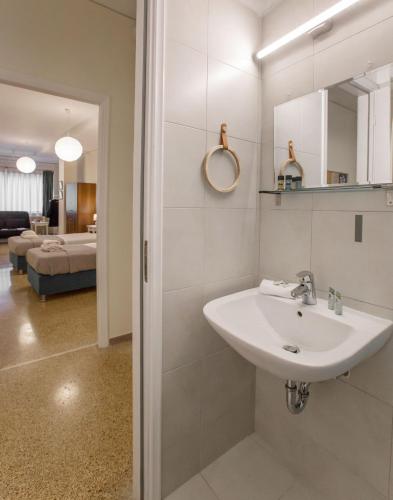 Central apartment on pedestrian street - Tap to explore photos