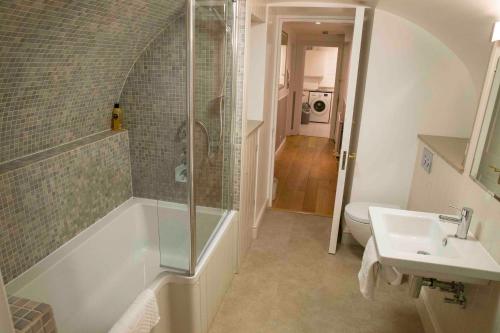 Bath Garden Apartment, Bath (photo 2)