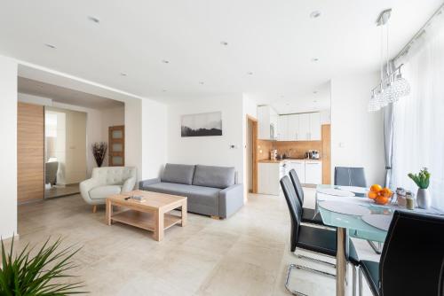 Quiet and newly renovated apartment near city center of Prague