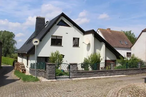 Ferienwohnung am Fluss in Weischütz, Deutschland