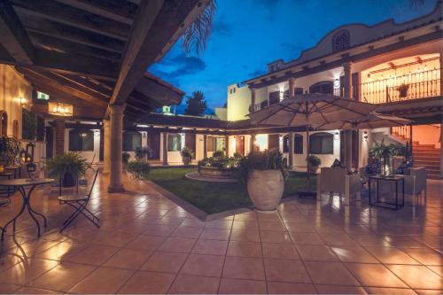 . Hotel María