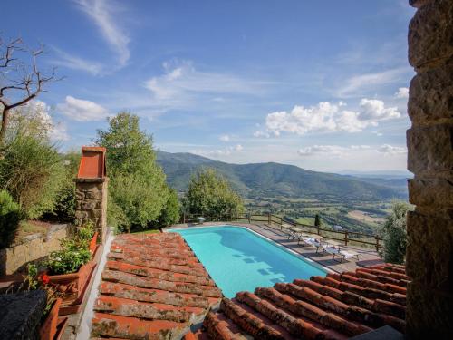 Stunning Villa in Castiglion Fiorentino with Swimming Pool - image 5