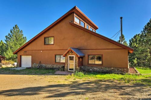 5-Acre Angel Fire Mtn Home with Hot Tub and Sauna - image 3