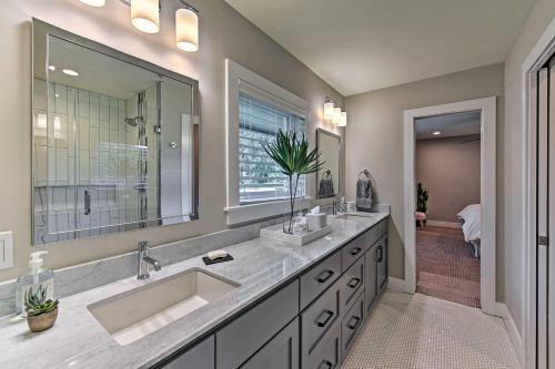 College Station Home - Walk to Texas AandM! - image 12