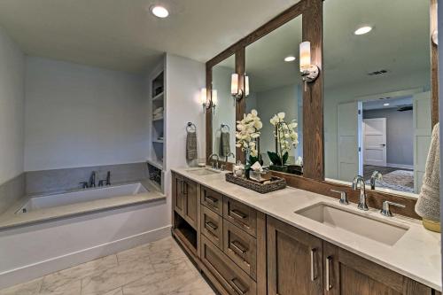 College Station Home - Walk to Texas AandM! - image 9