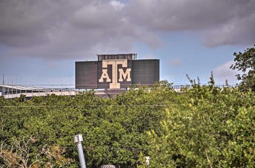 College Station Home - Walk to Texas AandM! - image 3