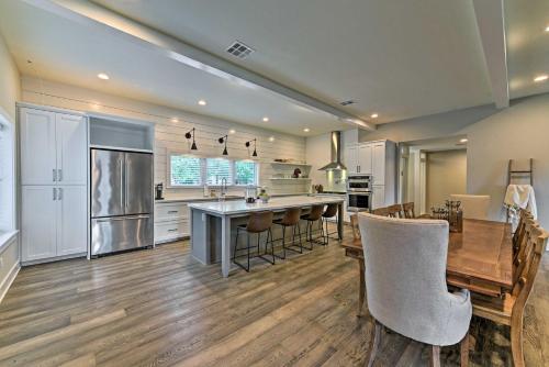 College Station Home - Walk to Texas AandM! - image 8