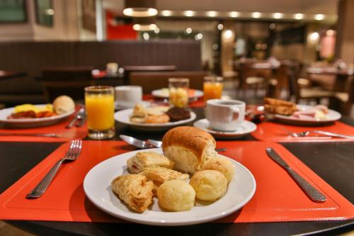236625618 Quality Hotel Blumenau