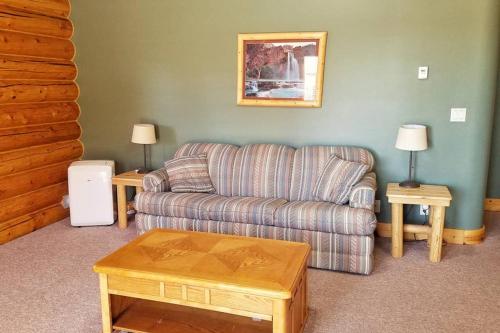 1 BDR Apartment Under The Pink Cliffs - image 6