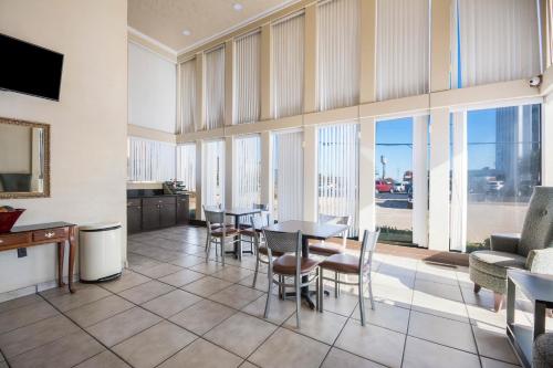 Econo Lodge Inn & Suites in Oklahoma City, USA