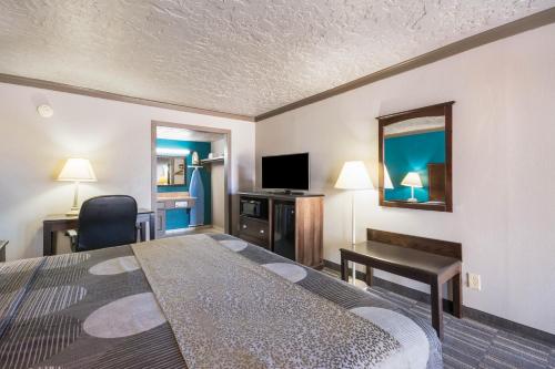 Econo Lodge Inn & Suites in Oklahoma City, USA