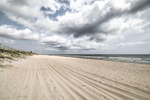 Oceanfront Carolina Beach Condo with Pool and Views! - image 14