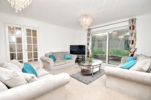 Willen Lake House - Next To M1 J14