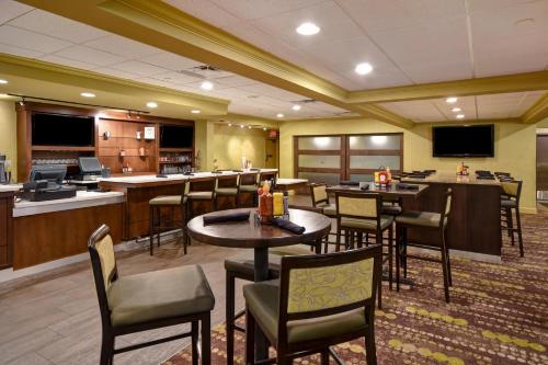 Holiday Inn Cincinnati-Riverfront