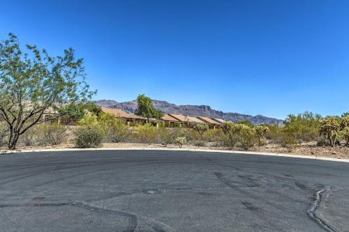 Retreat with Spacious Patio and Superstition Mtn Views in Gold Canyon