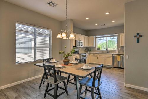 Mtn-View Home with Pool and BBQ in Gold Canyon in โกลด์แคนยอน