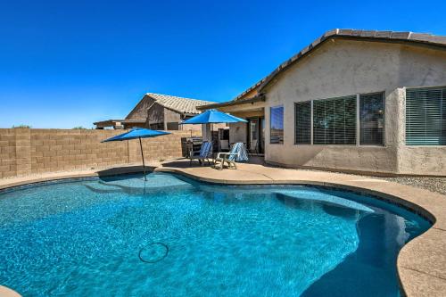 . Retreat with Spacious Patio and Superstition Mtn Views