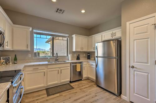 Mtn-View Home with Pool and BBQ in Gold Canyon in โกลด์แคนยอน