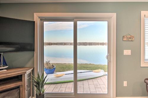 Lakefront Home 10 Min from Detroit Mountain! - image 10