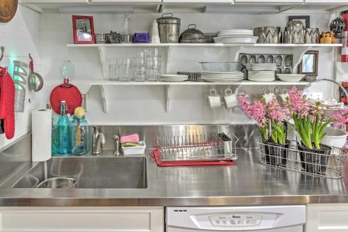 Dainty New Preston Cottage with Dock and Lake Views! in New Preston, USA